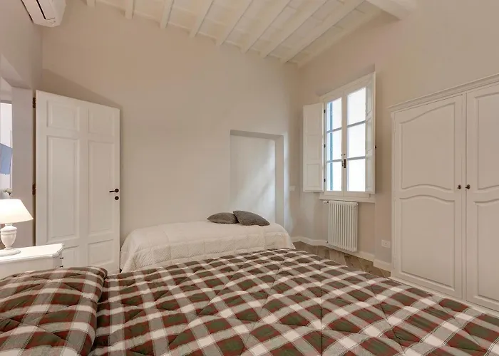 Lambert Apartment